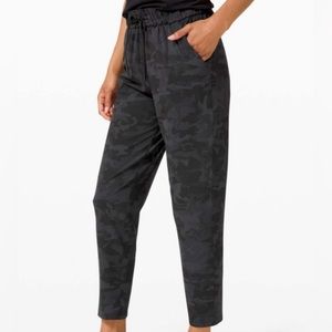 Lululemon on the fly ⅞ pants